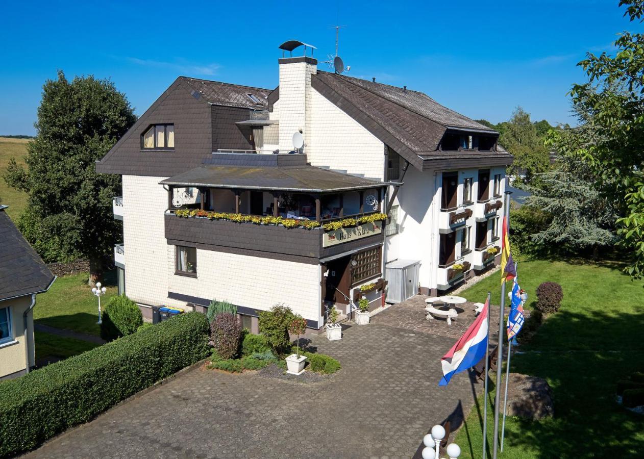 Hotel-Restaurant Maas Lutzerath Exterior foto